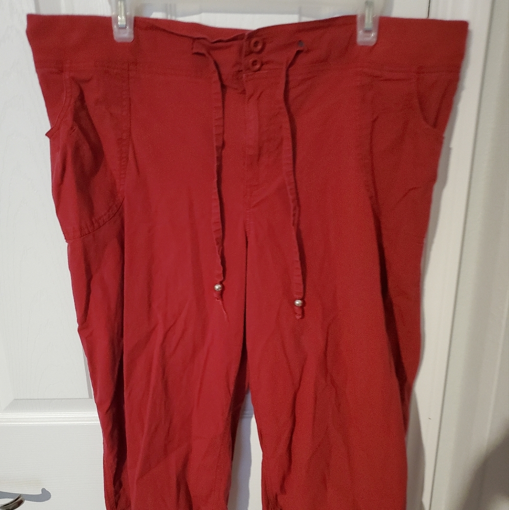 Red Capris